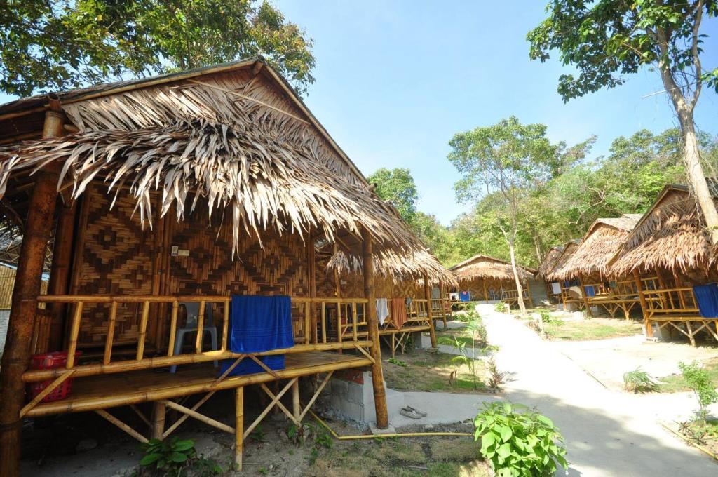 Phutawan Bamboo Resort Ko Phi Phi Exterior foto