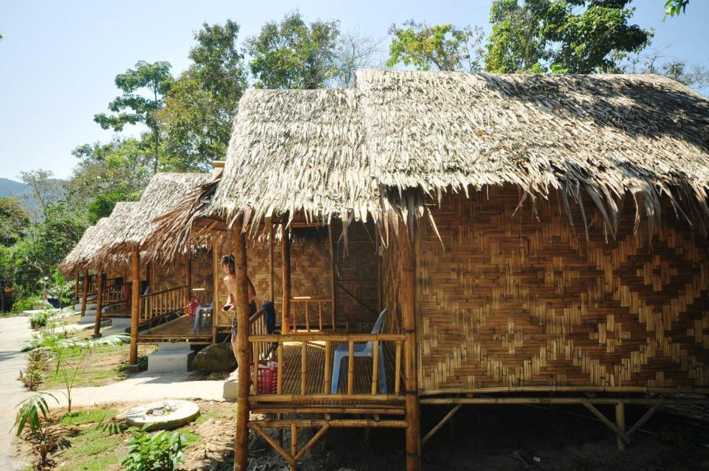 Phutawan Bamboo Resort Ko Phi Phi Exterior foto